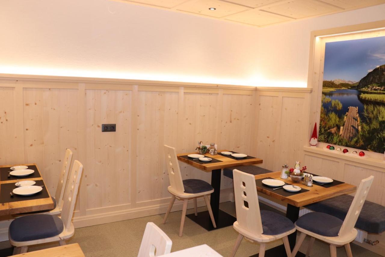 Haus Alpenflora Apartman Flirsch Kültér fotó