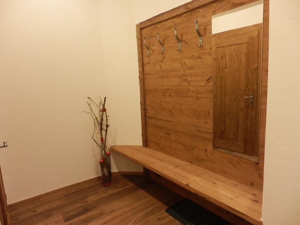 Haus Alpenflora Apartman Flirsch Kültér fotó