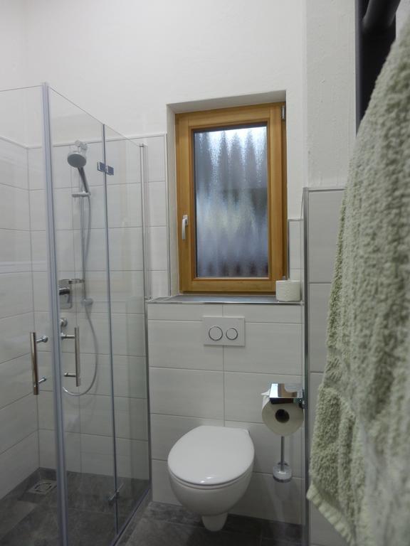 Haus Alpenflora Apartman Flirsch Kültér fotó