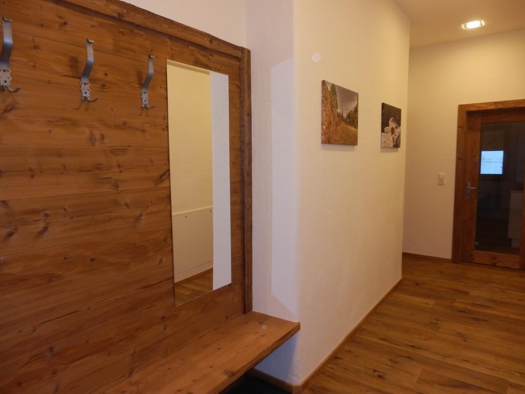 Haus Alpenflora Apartman Flirsch Kültér fotó